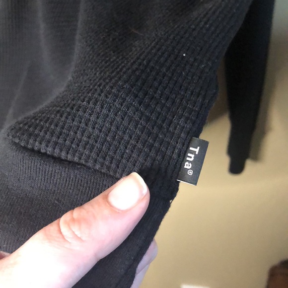 TNA black long sleeve crew neck Henley - Picture 4 of 5